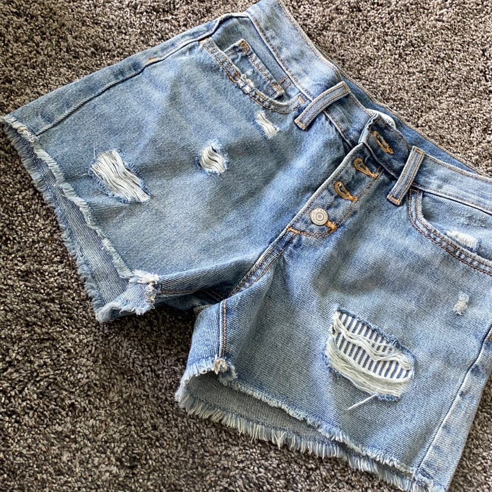 Denim distressed shorts